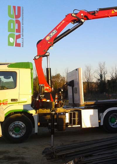 Location de porteur ampliroll avec grue