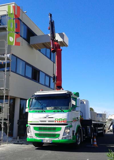 Location de camion avec bras de levage avec chauffeur